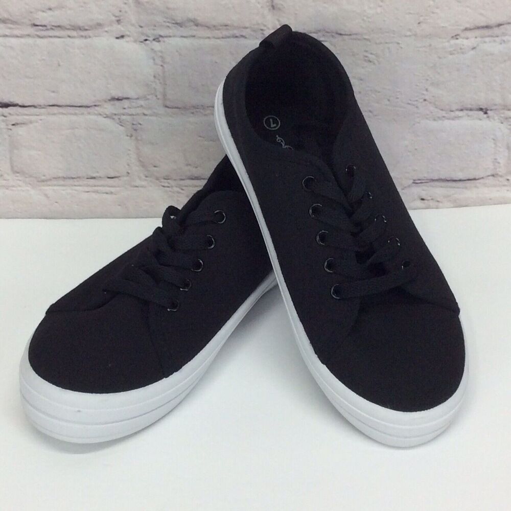 Sole Mates Sneakers Women's Size 7 Black Athleisure Lace Up Festival Comfort